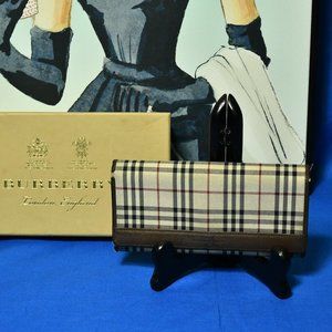 Classic Burberry Nova Check Wallet